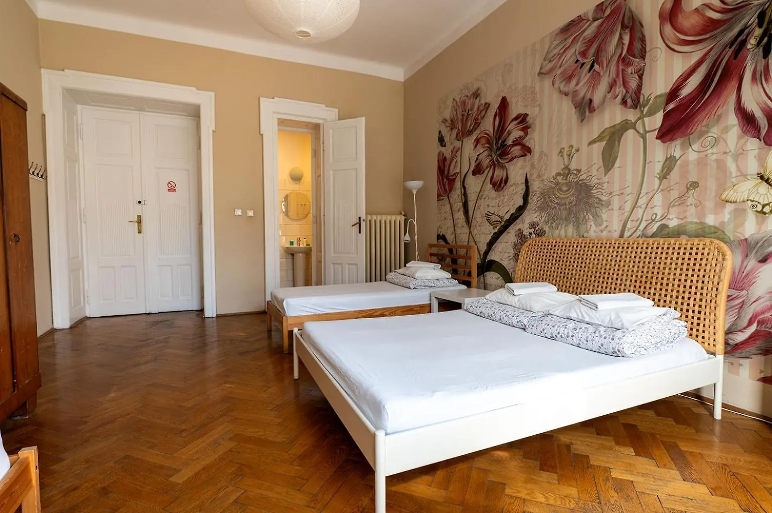 Hostel Trzy Kafki Private Rooms Krakow